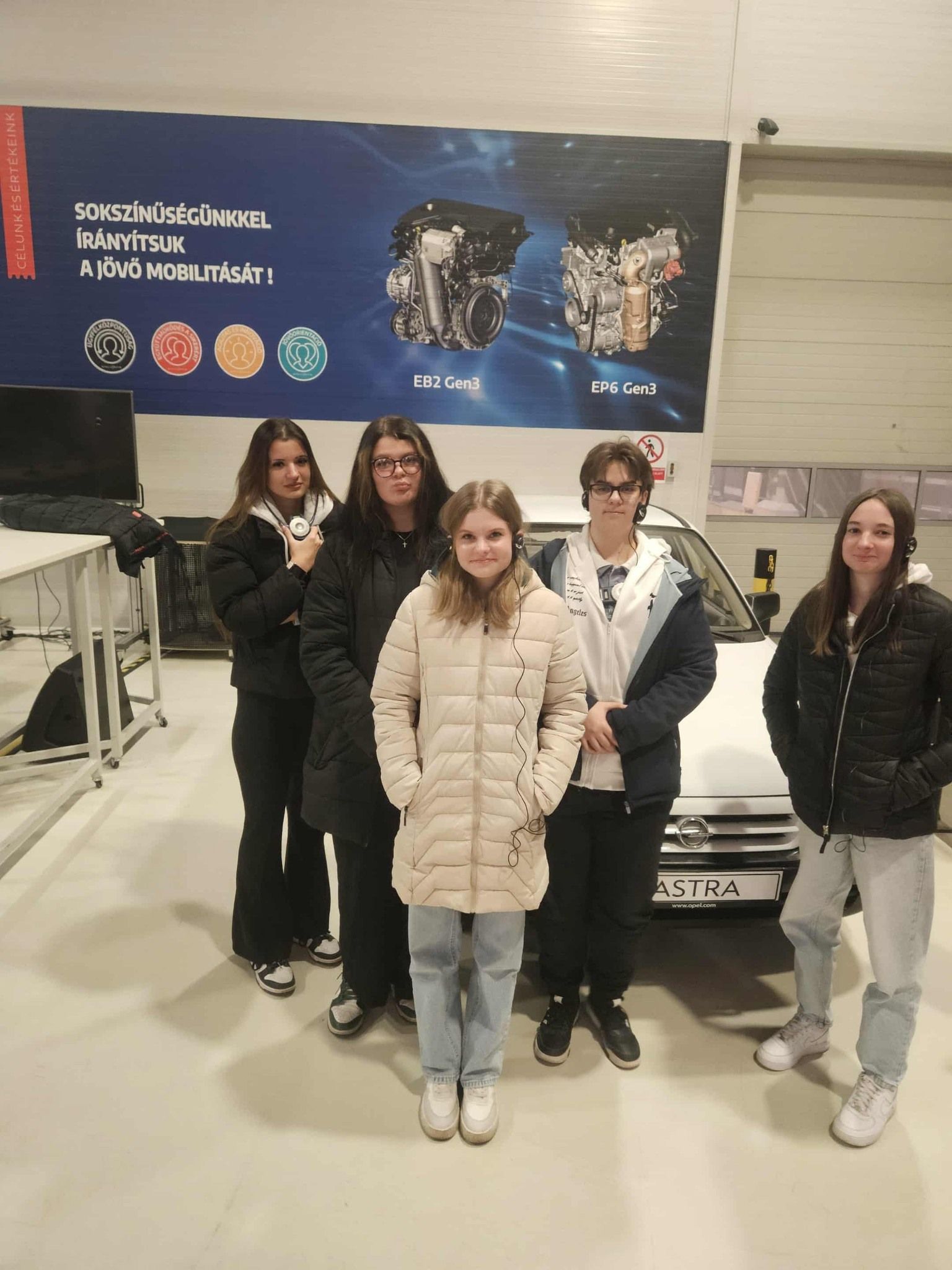 584492348_1163071112679984_2850976778409531048_n (1).jpg