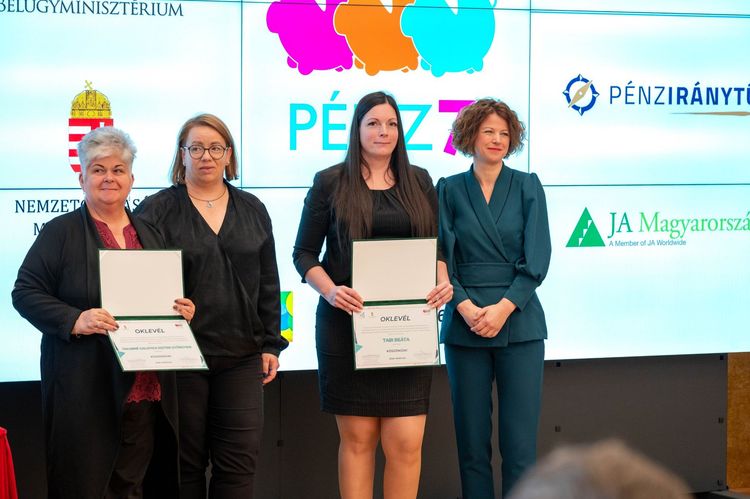 Tabi Beáta oktató elismerésben résesült 