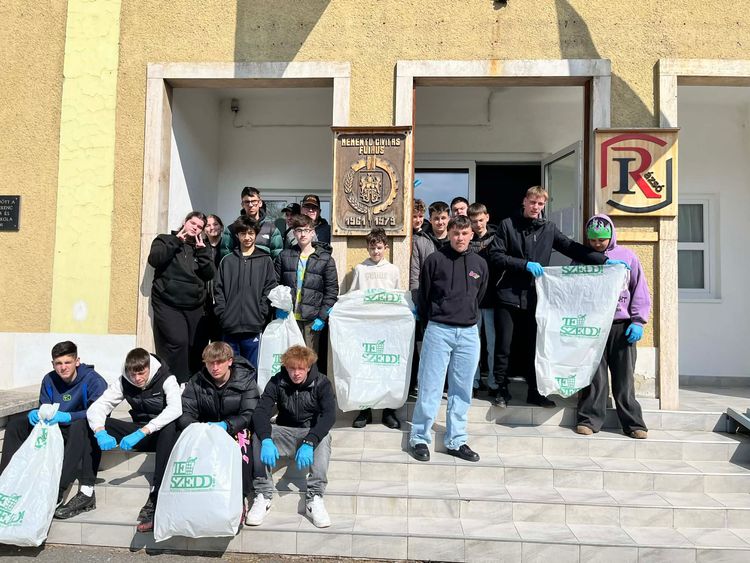 FENNTARTHATÓSÁGI TÉMAHÉT - Általunk tisztább lett Körmend, avagy kesztyűs kézzel elbántunk a szeméttel