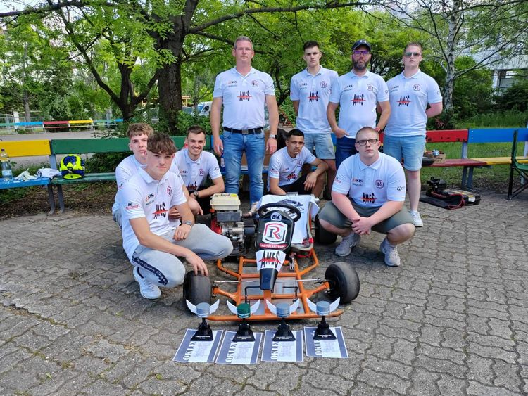 Három kupával lett gazdagabb a More-Car csapata